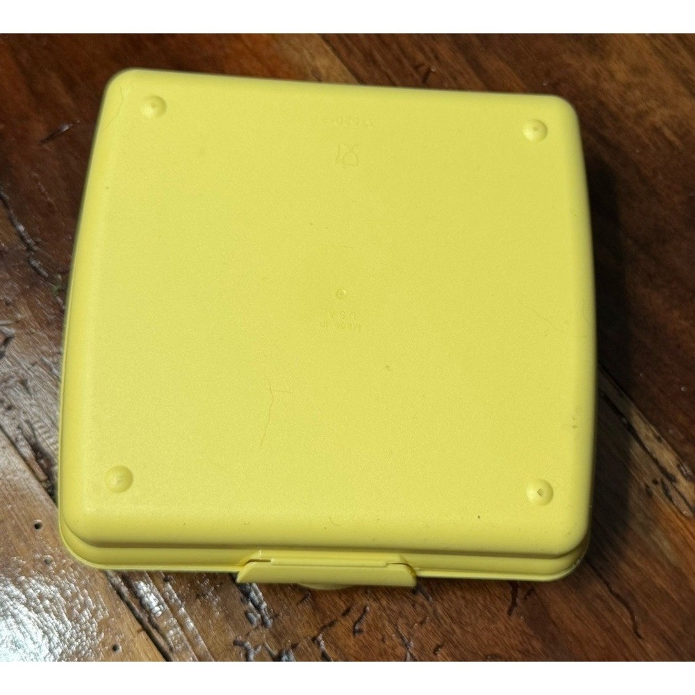 Tupperware SpongeBob Squarepants‎ Sandwich Keeper Container 3752D-2 Yellow NEW - Picture 5 of 5